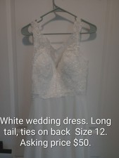 White Sleeveless Lace Wedding Dress Size 12 Full-Length V Neck Tie Back