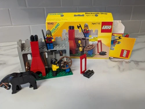 LEGO 6040 Blacksmith Shop (1984) - Vintage Castle - Box & Mint Manual complete