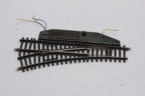 Märklin H0 2162/2161L K-Gleis Weiche links mit Eletrischen-Antrieb-Hohlprofil-- | Condition: Gebraucht