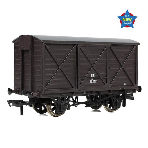 EFE Rail E87054 - SR Diagram 1406 10T Covered Van SR Brown Post 1936 | Condition: New