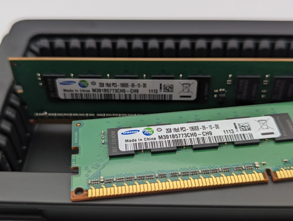 Pair Of Samsung 2GB PC3-10600E-09-10-D0 DDR3-1333MHz 1Rx8 M391B5773CH0-CH9 RAM  - Image 2 of 2