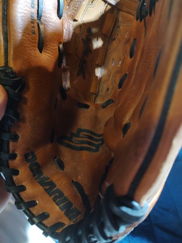 DeMarini Helix A0800-SG13 13.” Softball Glove Right Hand Throw - Picture 4 of 11