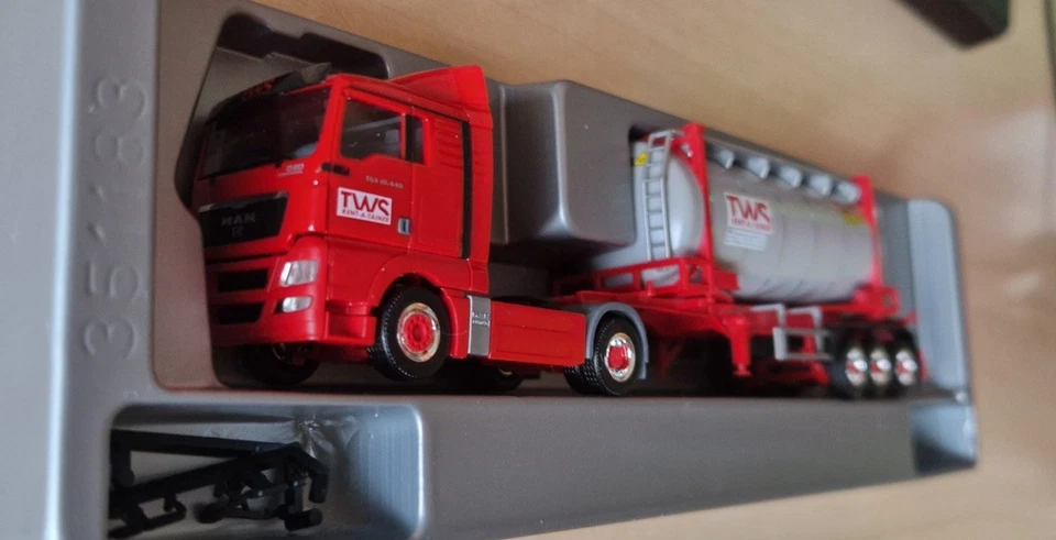 Herpa 309509	MAN TGX XLX  ESSO cisterna 1:87 OVP - Immagine 2 di 3