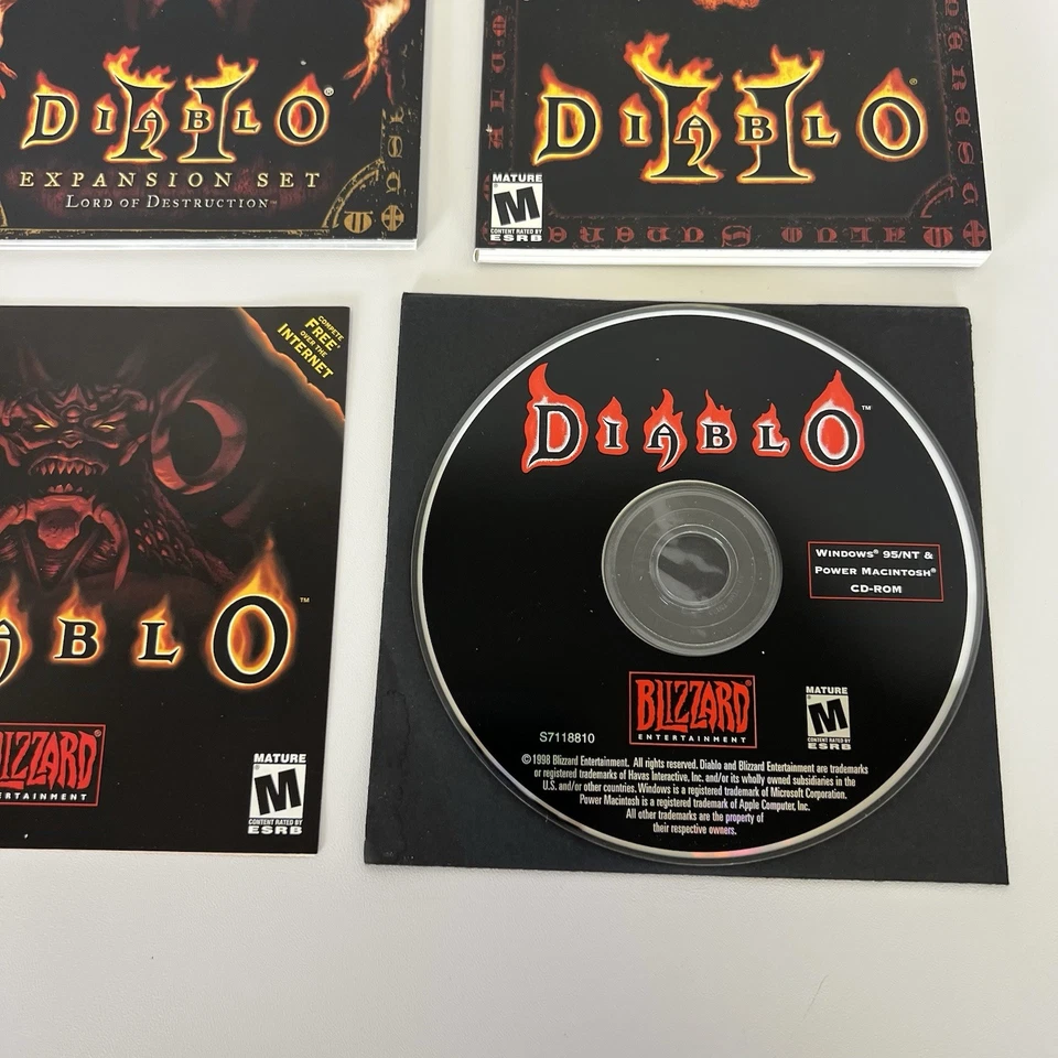 Diablo PC Game Lot + Extras + Diablo 2 Strategy Guide - Image 2 of 4