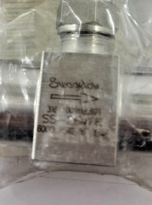 Swagelok SS-26VF8 - 1/2'' FNPT Valve Stainless Steel High Pressure 6000 PSI - NEW
