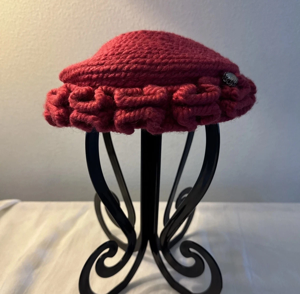 Wool Blend Pillbox Original Vintage Hats for Women for sale  display picture 2