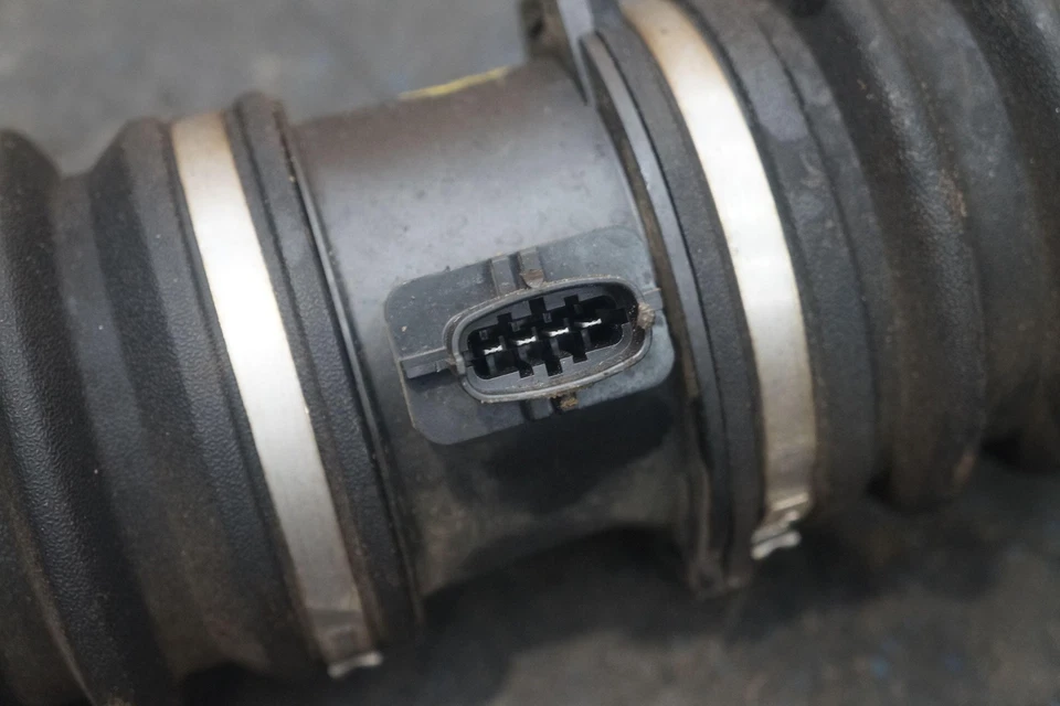 Tubo de conducto colector de admisión de aire del motor izquierdo 282234 Ferrari FF 2014 Foto 3 de 4