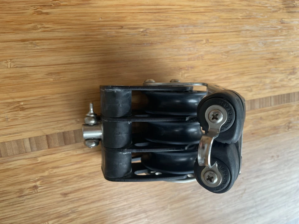 Lewmar 60 HTX Triple block w becket and cam (例如用于主页) 状况良好 — 第 2/3 张图片