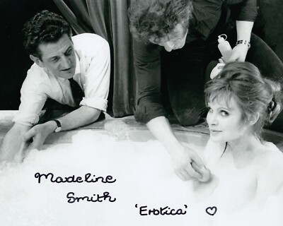 Madeline Smith - UP POMPEII signiertes Foto 02