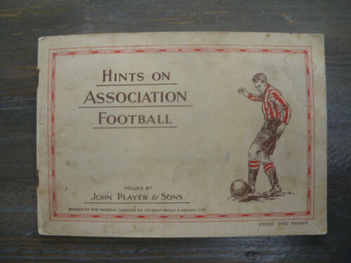 Set PLAYERS HINTS ON ASSOCIATION FOOTBALL 1934 cigarette cards in album - Picture 1 of 10
