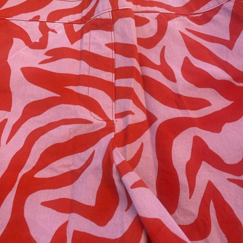 Spanx Polished Women's Sunshine 6" Stretch Shorts w/Pockets Pink And Red Swirl - Picture 2 of 11