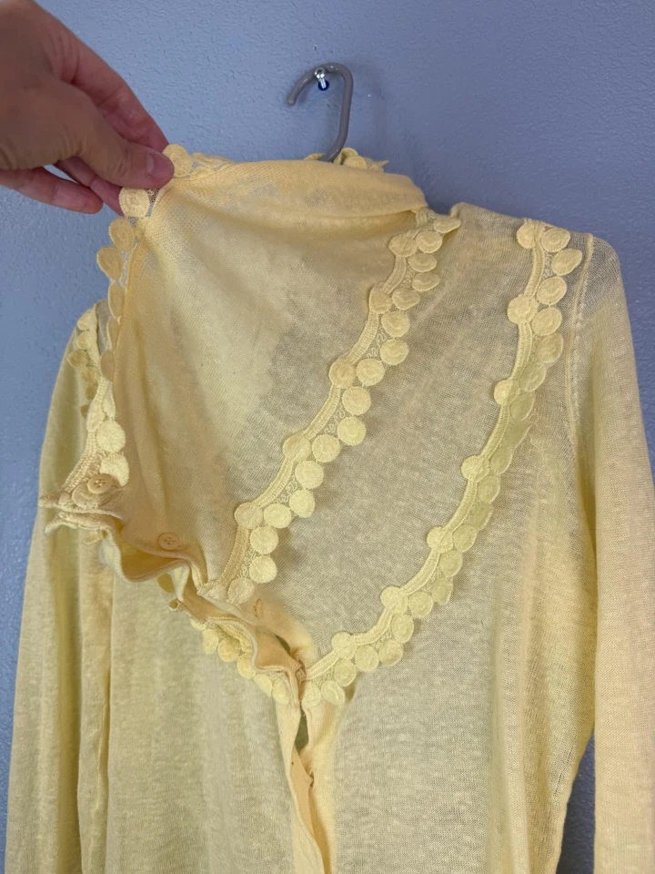 Cárdigan Anthropologie Mujer Mediano Amarillo Lino Transparente Pom Ribete Ligero Foto 2 de 4