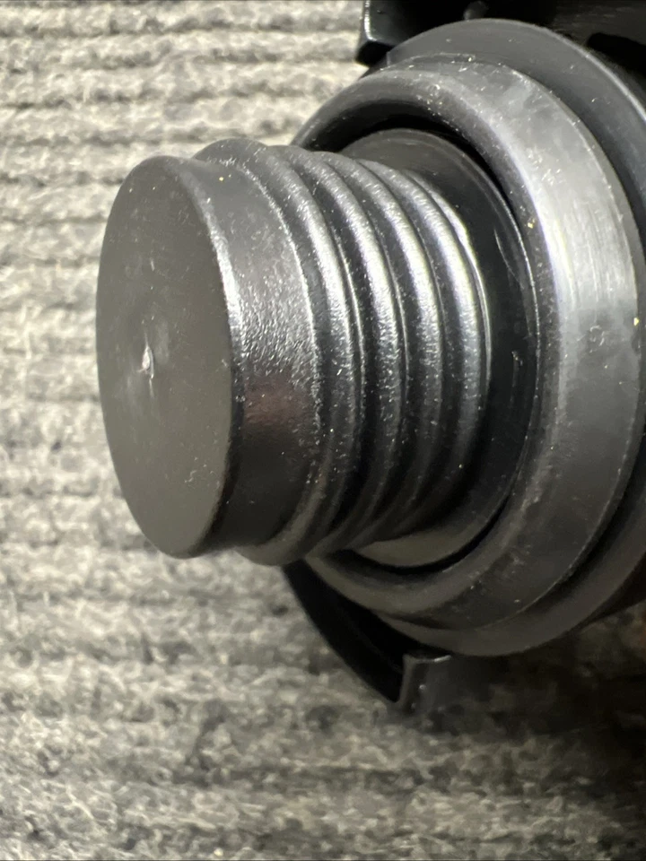 Tapa de llenado de aceite de motor Dorman 90005 Foto 3 de 4