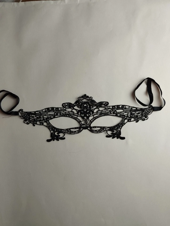 Black Lace Mask Unisex Onesize - Image 3 of 3