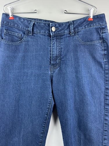 Riders by Lee Women's Size 14M Blue Denim Capri Jeans Embroidered Pockets - Picture 2 of 12