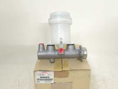MR449476 Mitsubishi OEM Genuine Cylinder ASSY Brake Master
