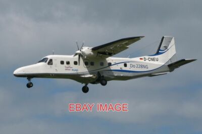 FOTO DORNIER (RUAG) DO228-212NG D-CNEU C/N 8206 BAUJAHR 1992 STANDARDMÄSSIG D