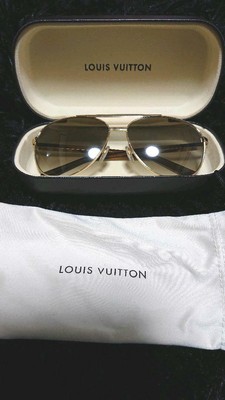 Lot-Art | A PAIR OF LOUIS VUITTON ATTITUDE SUNGLASSES; with inscribed  numbers 2 RG0179, Z0260U 9SL 140, 59-16, in silver tone and grey with du