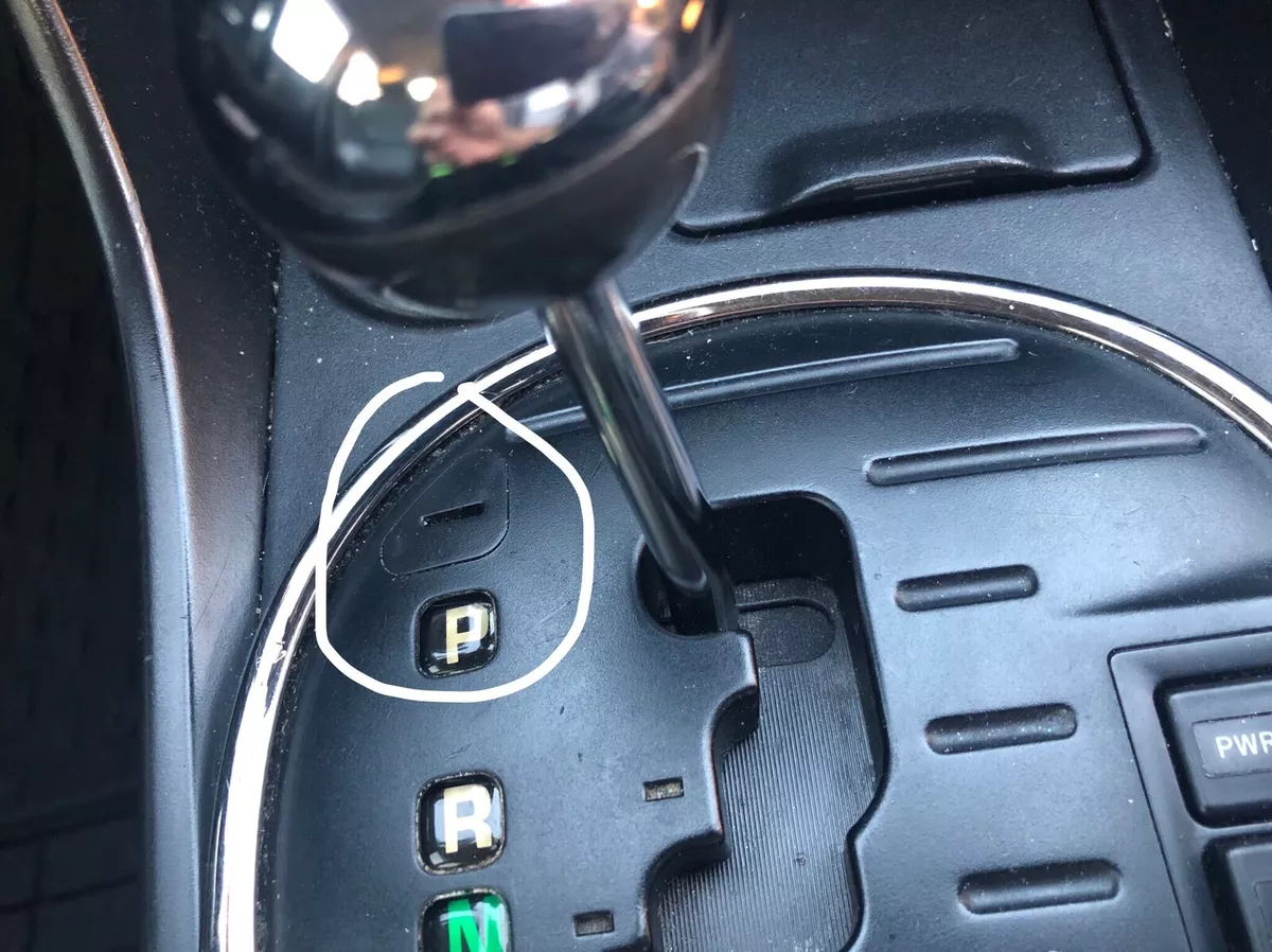 NEW LEXUS IS300 OEM GEAR SHIFT LOCK CAP COVER TRIM SHIFTER 2001 2005 KNOB AREA