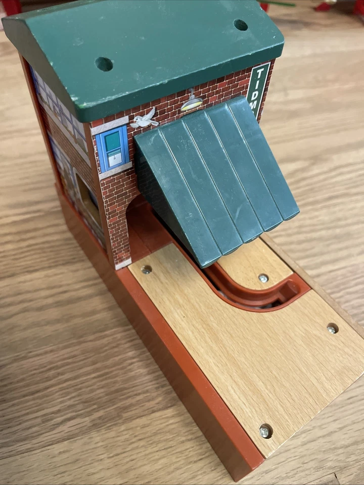 Thomas & Friends TIDMOUTH STATION Fisher-Price Wooden Railway 2013 Foto 2 de 4