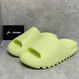yeezy slides women's 9