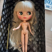 Final price reduction. Neo Blythe Dark Rabbit Hole body only