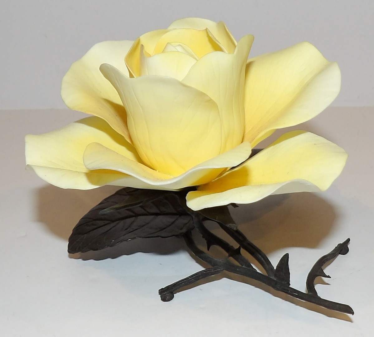 STUNNING BOEHM ENGLAND LIMITED ISSUE ELEGANCE YELLOW ROSE