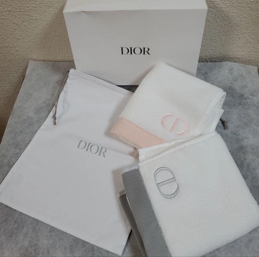Christian Dior Nouveauté Lot de 2 serviettes à main avec sac à main (30 cm x 40 cm) rose gris
