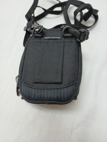 Lowepro Camera Case With Shoulder Strap - Picture 4 of 7