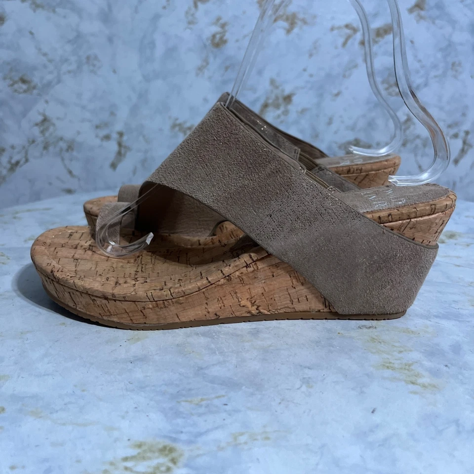 Sandálias plataforma Donald J Pliner Gyer feminina tamanho 7M sapatos marrom conforto anabela - Imagem 4 de 4