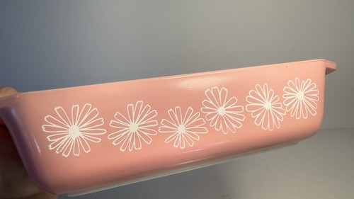 Vintage Pyrex Gaiety Daisy Pink Spacesaver Casserole Dish Deep with Lid - Picture 9 of 14