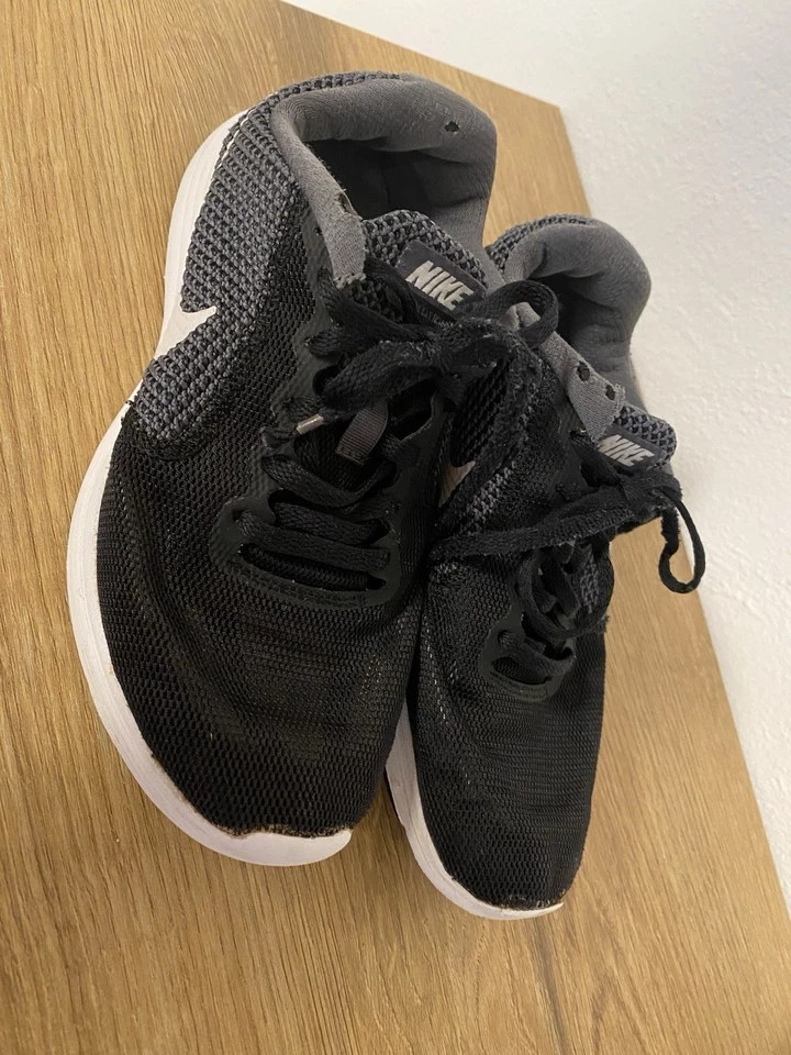 Nike Turnschuhe Revolution 3 schwarz Gr.37,5 - Bild 2 von 4