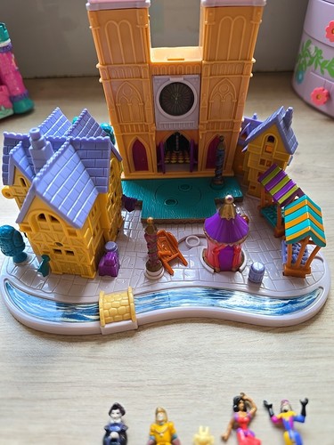 Polly pocket hunchback of Notredame Near Complete - Picture 4 of 6