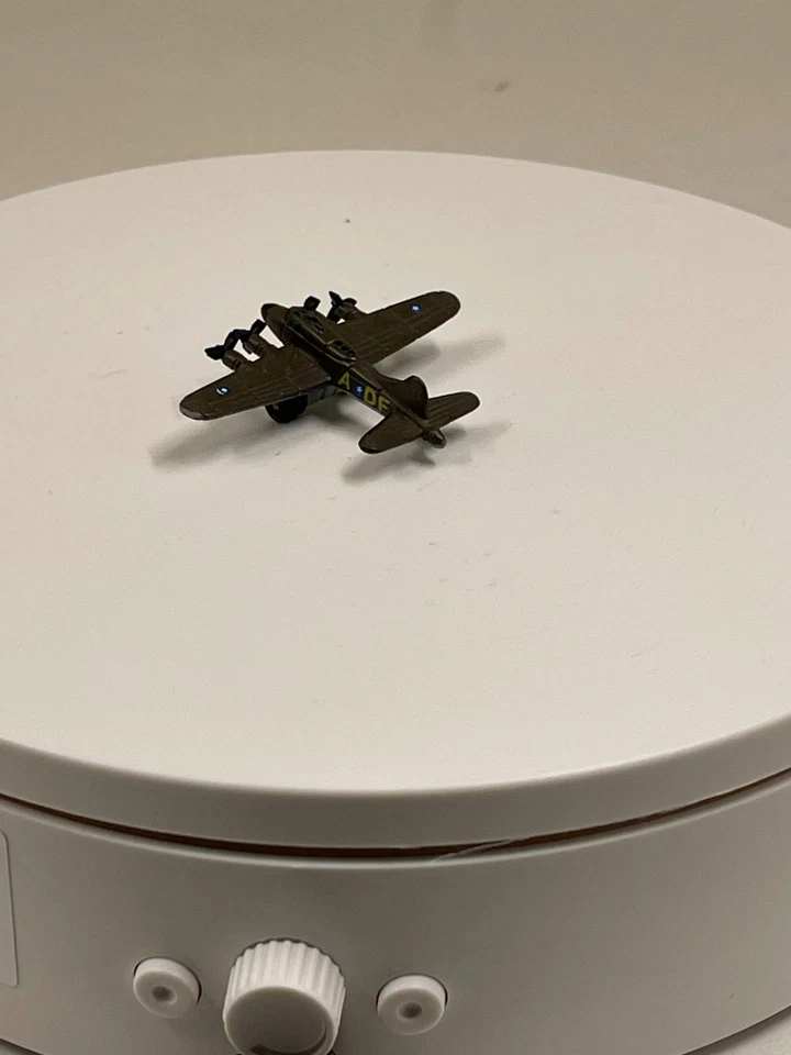 De colección Micro Máquinas Militar B-17 Fortaleza Voladora Combate Jet Juguete + Avión DC3 Foto 4 de 4