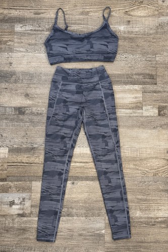 Alphalete Surface Pocket Set Leggings + Sports Bra Grey Camouflage Medium