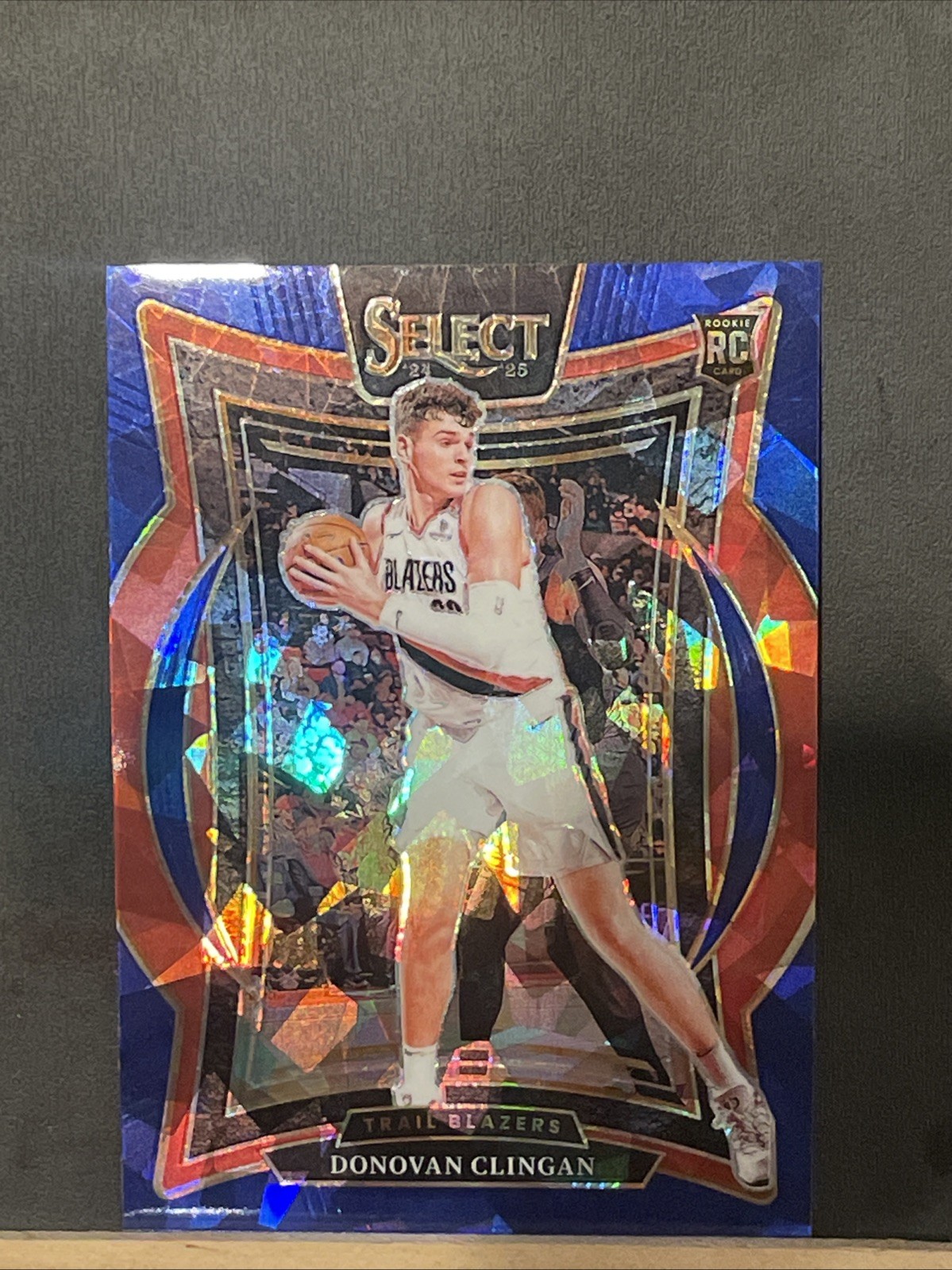 2024-25 Panini Select - Concourse Donovan Clingan #69 Blue Cracked Ice Prizm