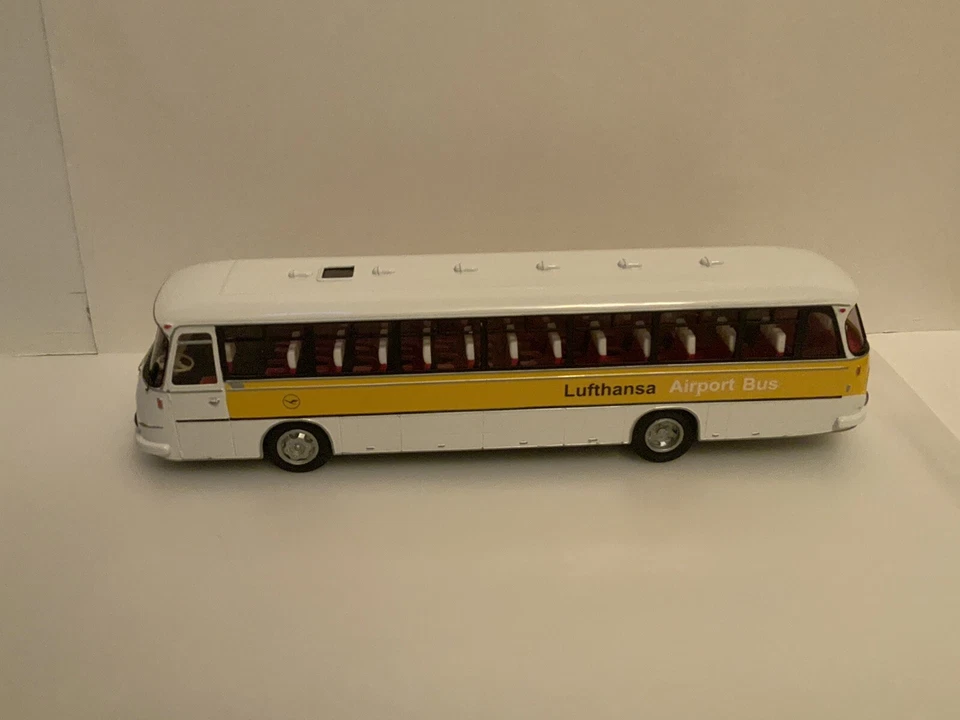 1/43 Setra Seida S14 Lufthansa Airport Bus Handmade by Vector - Image 4 of 4