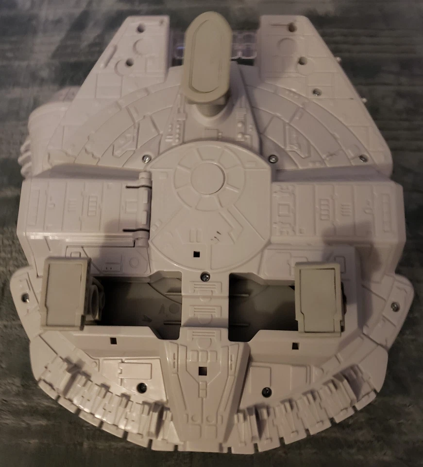 2011 Hasbro Playskool Star Wars Millennium Falcon navio - Imagem 4 de 4