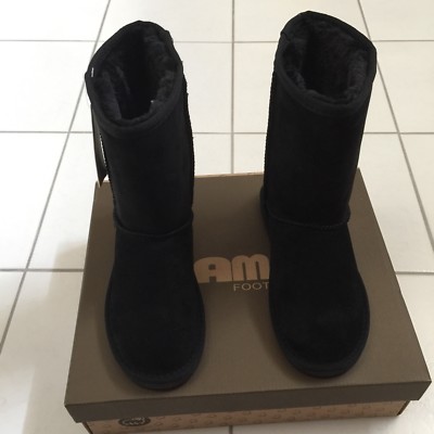 Lamo Classic Women s Mid-Calf Fleece Boots. Size 8M. Brand New With Box.