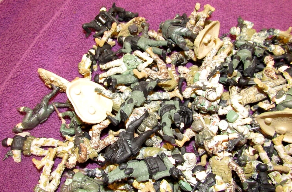 Lot of 10 Random Forces of Valor 1:32 Scale Soldier Figures - Unimax Toys - Image 2 of 4