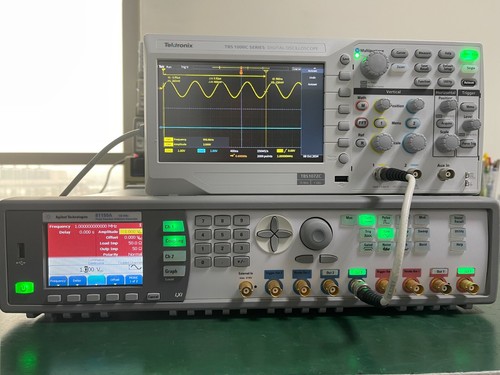Agilent 81150A Pulse Function Arbitrary Noise Generator w/ Opt 002 _0929 - Picture 20 of 24