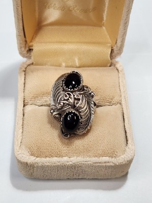 Beautiful Vintage Sterling Silver/Black Onyx  Leaf Ring Size 7 Signed 