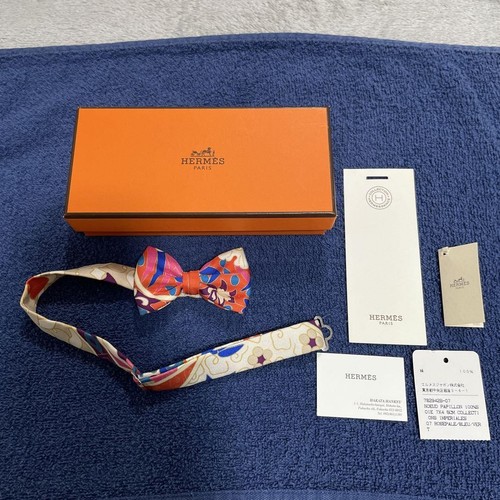 Brand new and unused HERMES Bow Tie High-quality Silk - Picture 2 of 8