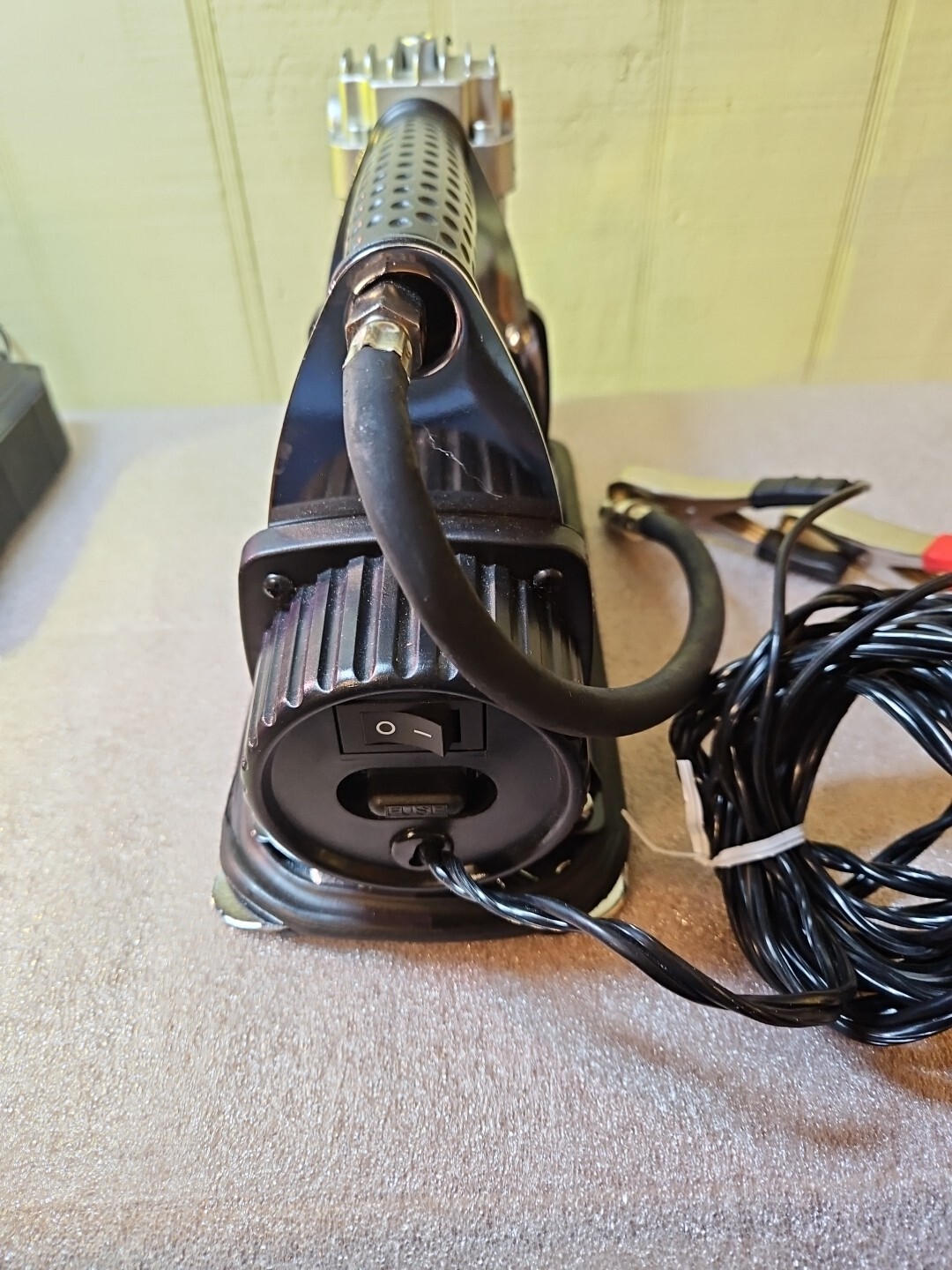 Pittsburgh Air Compressor 12V 150PSI Brand  Portable Air Compressor 3 Min Or Les