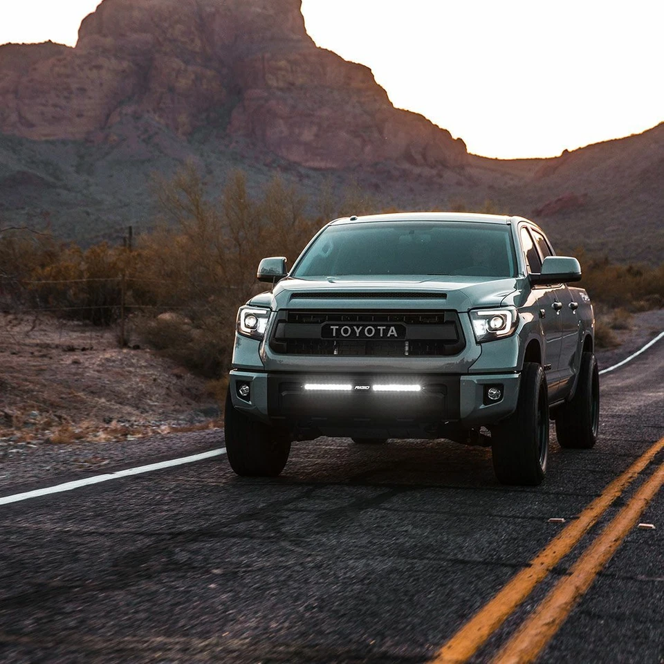 Barra de luces de conducción de haz alto SAE de doble función serie SR 20" Rigid Industries Foto 4 de 4