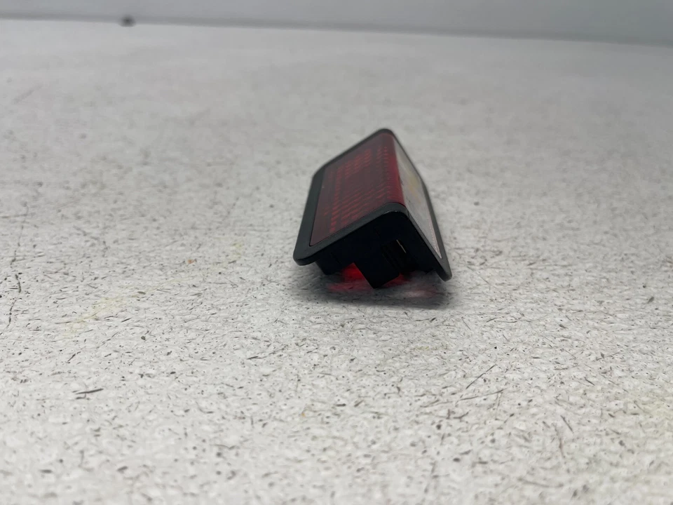 Luz interna tampa do porta-malas 2008 Bmw 750Li - 6962569 - 105k - Imagem 4 de 4