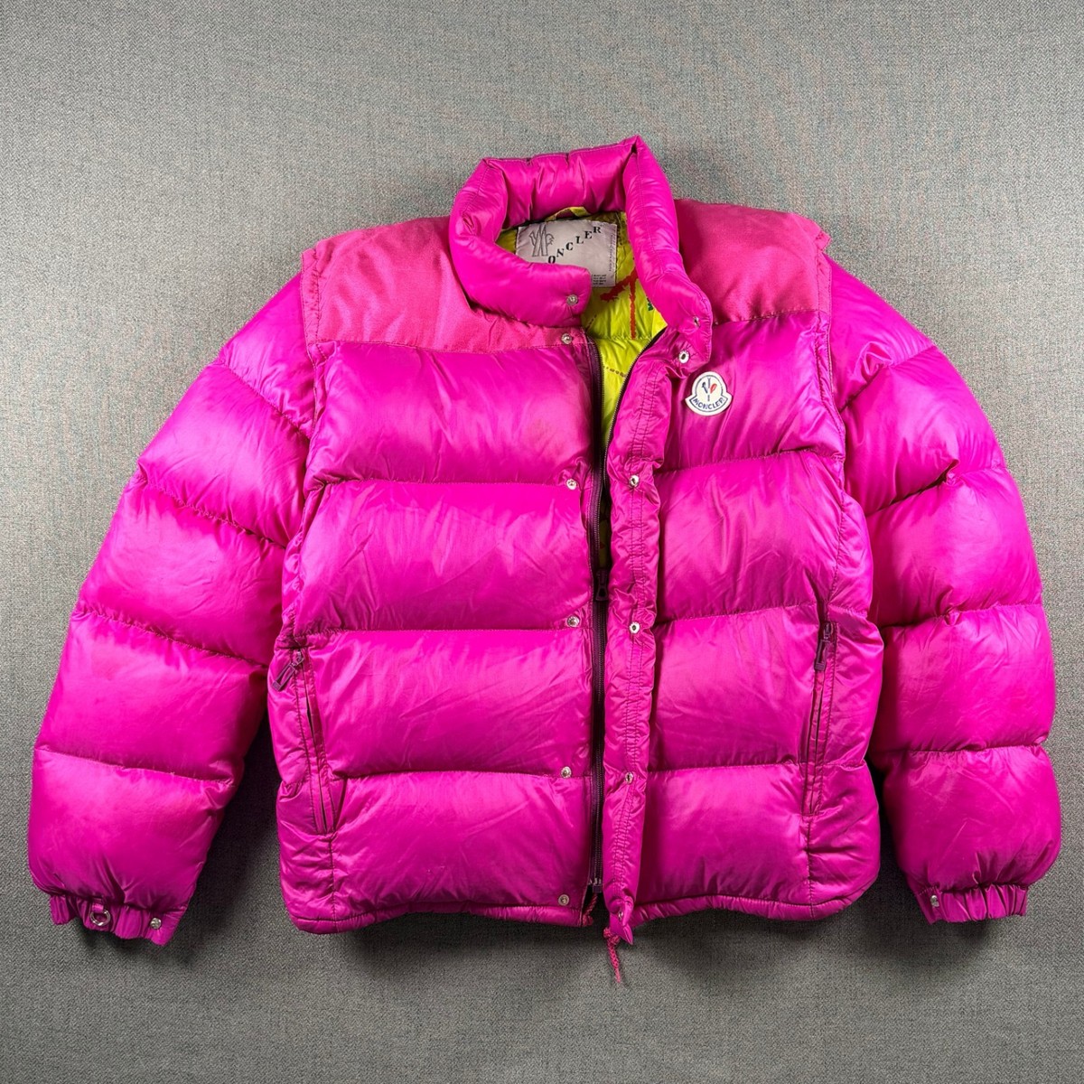 MONCLER ブルゾン　ピンク Vintage Moncler Pink Down Puffer Jacket Removable Sleeves Size 3