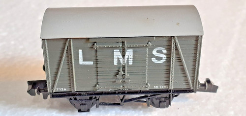 GRAHAM FARISH SPUR N - 10T GÜTERWAGEN 7126 - L.M.S. GRAU | Zustand: Used