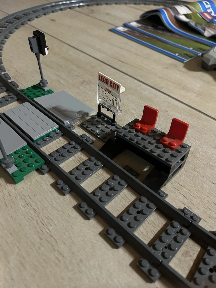LEGO City 60051 High-Speed Passenger Train, foto 4 di 5