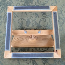 Rug Hooking Punch Needle Lap Gripper Wood Frame Working Area 11.25  x 11.25  NEW